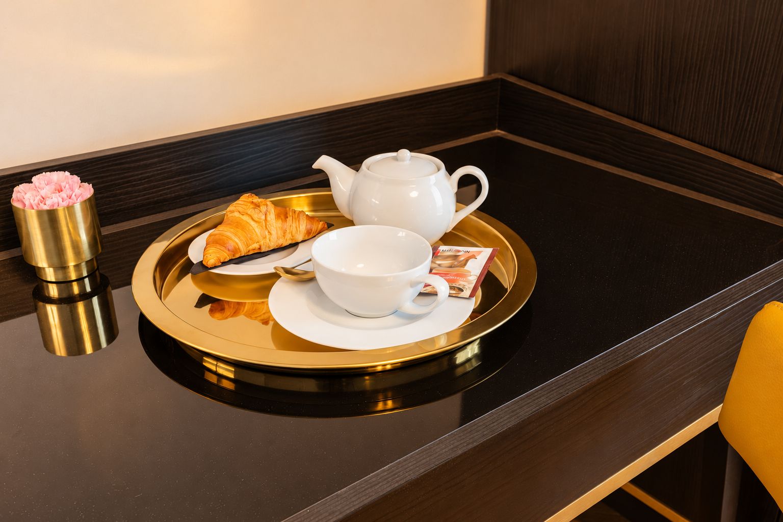 Camera Superior — colazione servita in camera